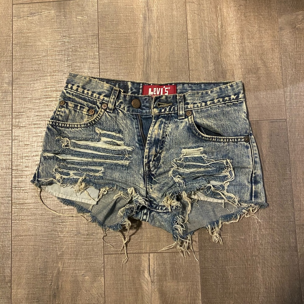 Levi’s high waisted shorts